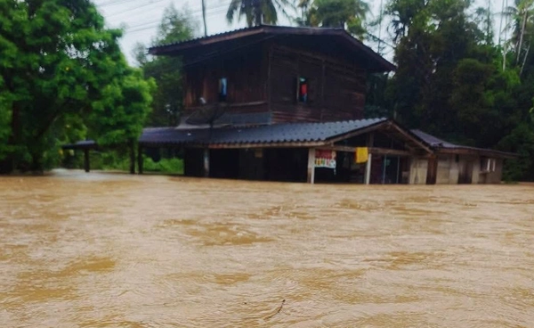 อ่วม! น้ำท่วมใต้หนัก 9 จังหวัด กระทบกว่า 6.5 แสนคน