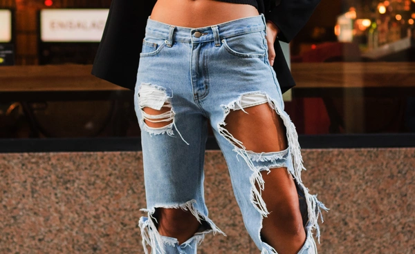 ย้อนเส้นทาง ‘ยีนส์’ จากของต้องห้าม สู่แฟชั่นกระแสหลัก