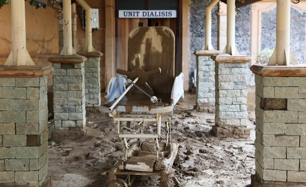 น้ำท่วม “อินโดนีเซีย” ทำโรงพยาบาลพัง เกิดวิกฤตโรคระบาดกลางเมือง