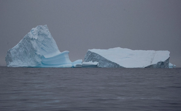สัญญาณอันตรายจากขั้วโลกใต้ ธารน้ำแข็งพังทลาย อนาคตเสี่ยง ระดับน้ำทะเลสูงกว่า 10 เมตร!