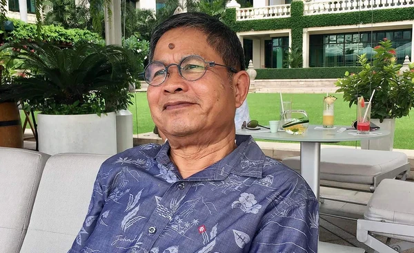 เด๋อ ดอกสะเดา ตลกดังป่วยหนัก! พี่น้องในวงการแห่ส่งกำลังใจ