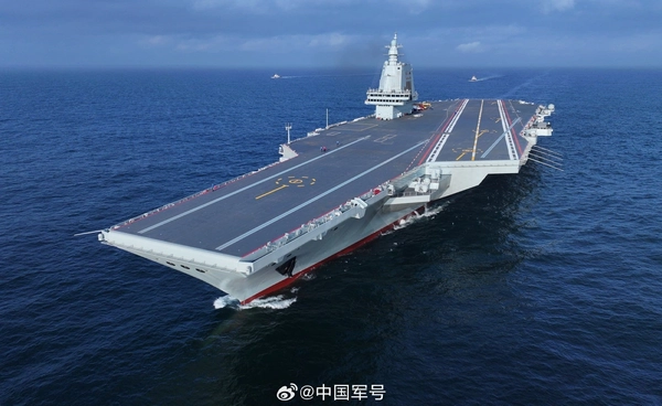 ผู้เชี่ยวชาญชี้ ดาดฟ้าเรือบรรทุกเครื่องบินฝูเจี้ยนของจีนเครื่องบินขึ้น - ลง พร้อมกันไม่ได้  !? 