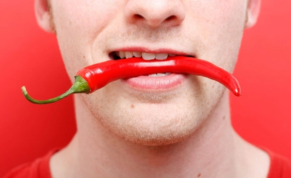 การศึกษาชี้ การกินอาหารเผ็ด ช่วยกระตุ้นฮอร์โมนแห่งความสุข 