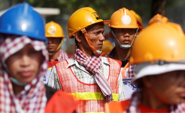 รัฐบาล "กัมพูชา" เพิ่มอำนาจ ออกกฎหมาย "ถอดสัญชาติ" พลเรือน ทำแรงงานกัมพูชาแห่กลับ