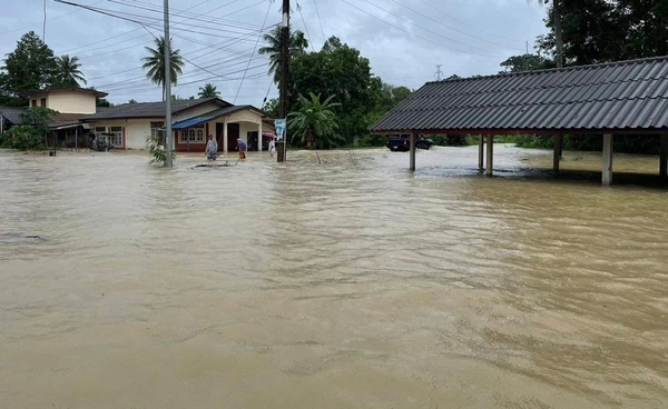 ศป.กฉ. เผยยอดผู้เสียชีวิตสะสม น้ำท่วมใต้ 8 จังหวัด รวม 162ราย