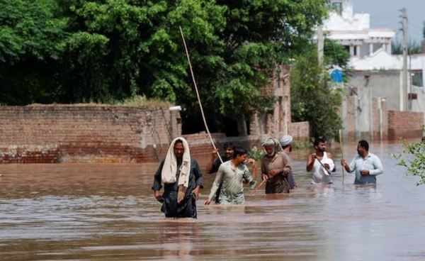 น้ำท่วม “ปากีสถาน” หนักสุดในรอบ 40 ปี ฤดูฝนปีนี้เสียชีวิตแล้วกว่า 820 คน