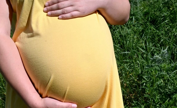 รัฐบาล เร่งแก้ปัญหาท้องในวัยรุ่น ตั้งเป้าลดอัตราการคลอดอายุ 10-14 ปี