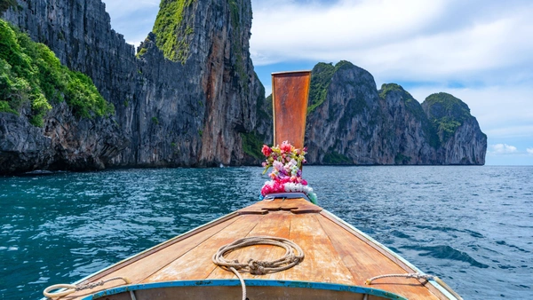 โบรกฯ มองหุ้นกลุ่มโรงแรมครึ่งปีหลังดีขึ้น จากปัจจัยหนุนภาครัฐ กระตุ้นภาคการท่องเที่ยวคึกคัก