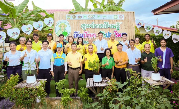 มูลนิธิซีพี ผลักดันเกษตรกรต้นแบบน้อมนำ “ศาสตร์พระราชา” เปิด “ศูนย์การเรียนรู้เศรษฐกิจพอเพียง“