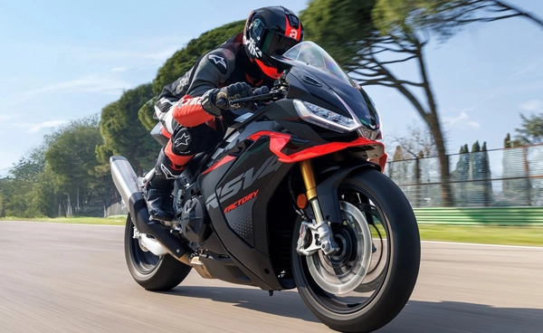 Aprilia เปิดตัวระบบช่วยขับขี่อัจฉริยะใหม่ในซูเปอร์ไบค์ คาดการณ์ล่วงหน้า คิดแทนผู้ขับขี่