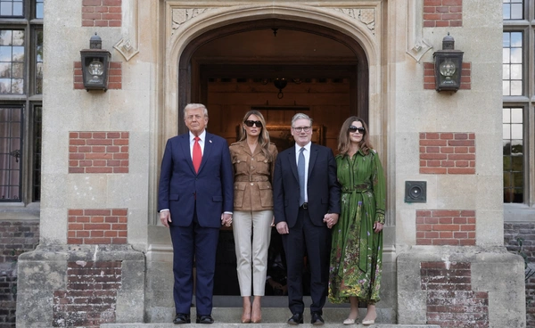 ทรัมป์สิ้นสุดเยือนอังกฤษ ยกย่องสัมพันธ์พิเศษ ถือเป็นเกียรติอันล้ำค่า