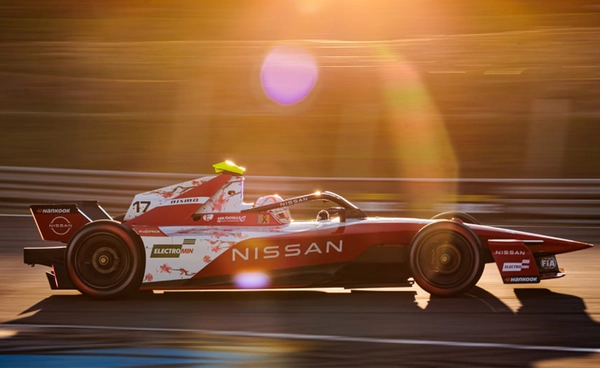นิสสัน (Nissan) รั้งเบอร์ 1 รายการรถแข่ง Formula E  สะท้อนนวัตกรรมรถ EV จากสนามแข่งสู่ทุกคน