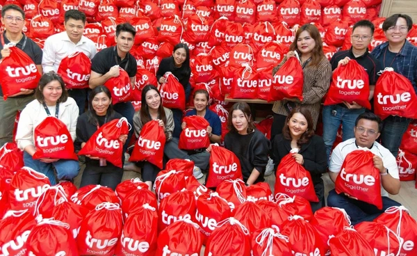 ทรู เชื่อมสัญญาณความห่วงใย เร่งแพ็ก ‘ถุงกำลังใจ’ ช่วยเหลือศูนย์อพยพชายแดนไทย-กัมพูชา