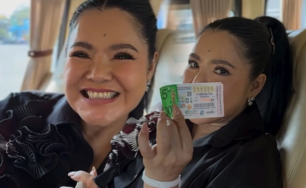 หวยงวดนี้ ฮาย อาภาพร ยิ้มแห้ง! ถูกลอตเตอรี่กรุบๆ แค่เพียง 5 ใบ