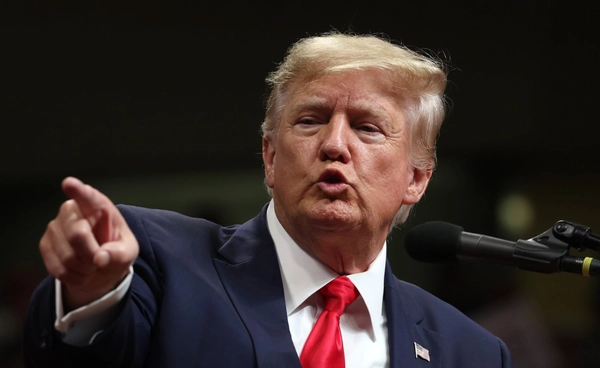 ทรัมป์ประกาศแจกเงินประชาชนคนละ 2,000 ดอลลาร์