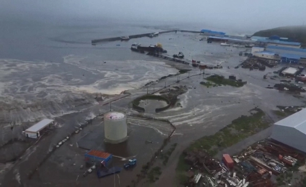 “สึนามิ” ซัดฝั่งแล้วทั้งรัสเซีย ญี่ปุ่น สหรัฐฯ ทั่วแปซิฟิกเฝ้าระวังคลื่นระลอกใหม่สูงกว่าเดิม