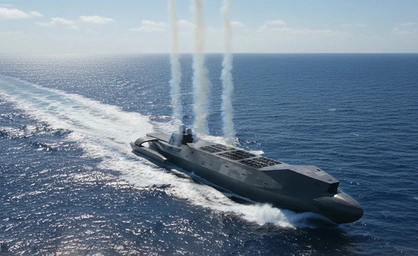 จีนพัฒนา "เรือโดรนสีดำลึกลับ" คาดเป็นเรือคลังแสงกึ่งดำน้ำติดตั้งท่อยิงจรวด VLS 48 ท่อยิง