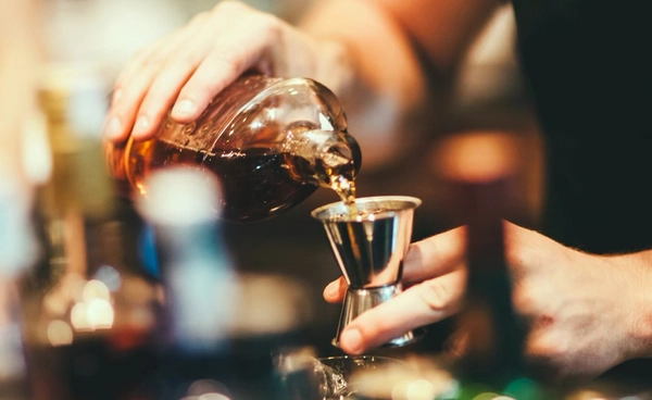  สธ. ไฟเขียว! ทดลองขายแอลกอฮอล์ช่วงบ่ายนาน 6 เดือน – ยืนยันไม่ขยายถึงตี 4 