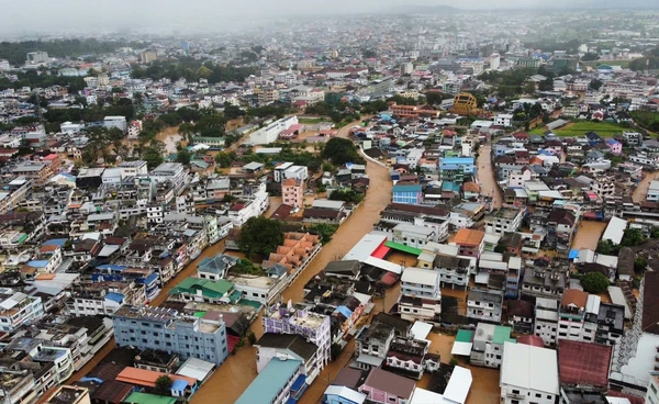 สถานการณ์น้ำท่วม! ยังประสบภัย 3 จังหวัด กระทบกว่า 9,900 ครัวเรือน