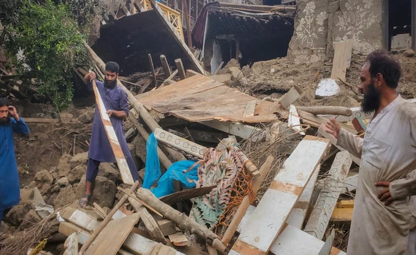 ยอดผู้เสียชีวิตแผ่นดินไหวอัฟกานิสถานทะลุ 800 คน และมีแนวโน้มเพิ่มสูงขึ้นอีก