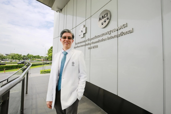 "รพ.นวเวช" ตอกย้ำมาตรฐานระดับโลก คว้า 3 ใบรับรองสากล องค์กรสุขภาพ