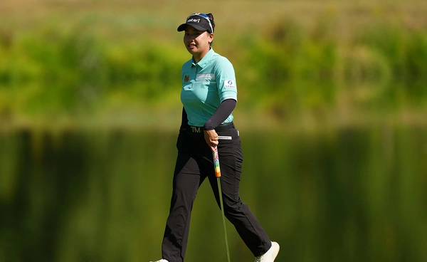  ชเนตตี หวดเกิน เซยัง คิม นำต่อรอบสอง บีเอ็มดับเบิ้ลยู เลดี้ส์ แชมเปี้ยนชิพ