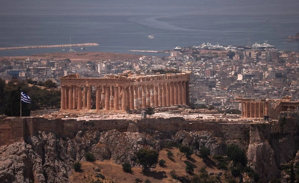 “เอเธนส์” ร้อนทะลุ 43 องศาฯ สั่งปิด “อะโครโพลิส” ชั่วคราว