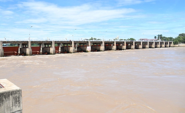 “เขื่อนสิริกิติ์ - ภูมิพล” ปริมาณน้ำใกล้ความจุ แต่สนทช.ยืนยันไม่ซ้ำรอยปี 54 