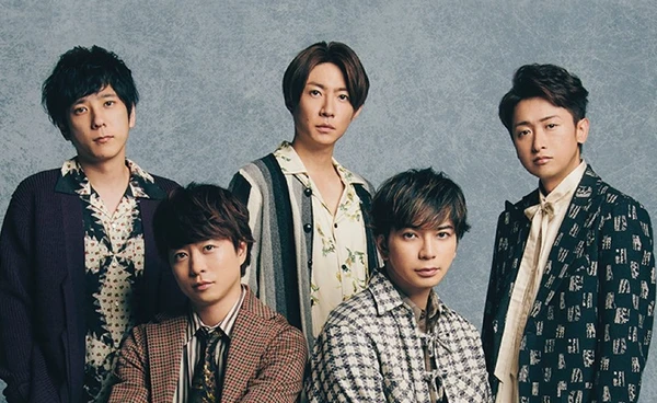 แฟนคลับเศร้า ARASHI บอยแบนด์ระดับตำนานของญี่ปุ่นประกาศยุบวงแล้ว