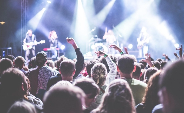 อังกฤษเอาจริง จัดการธุรกิจขายตั๋วคอนเสิร์ตเกินราคา