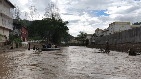 โคลนเต็มลำน้ำสาย ชาวบ้านหวั่นน้ำท่วมเชียงรายซ้ำรอย