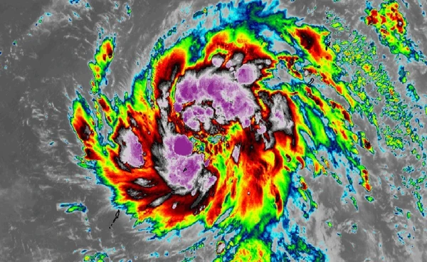 “ฟิลิปปินส์” ยังไม่ทันฟื้น ไต้ฝุ่น “ฟงวอง” จ่อถล่มซ้ำ คาดลูกนี้แรงกว่า “คัลแมกี”!
