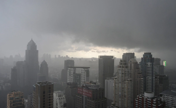 ไทยได้รับอิทธิพลพายุ 7 ลูก ทำฝนตกยาวนานต่อเนื่องจนถึงต้นฤดูหนาว