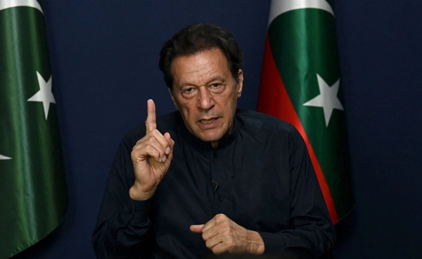 ศาลปากีสถานตัดสินจำคุก "อิมราน ข่าน" กับภรรยาอีกคนละ 17 ปี