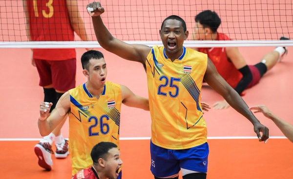 หนุ่มไทยโชว์แกร่ง! ตบเวียดนามขาด 3-0 เซต ซิวแชมป์กลุ่มเอ ลุยตัดเชือกซีเกมส์