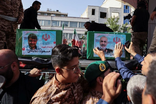 อิหร่านจัดพิธีฝังศพเจ้าหน้าที่ระดับสูงที่เสียชีวิตจากสงคราม 12 วันกับอิสราเอล