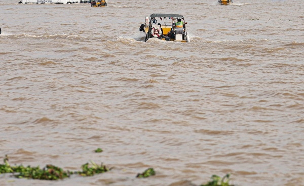 เฝ้าระวังระดับน้ำเจ้าพระยาเพิ่มสูงขึ้น เตือนประชาชนริมตลิ่งเตรียมรับมือ