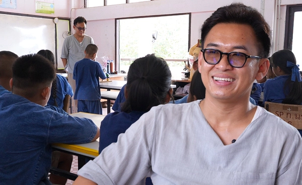 โปร่งใสช้า ดีกว่าเร็วแบบซ่อนใต้โต๊ะ ชีวิต “ครูสุรเบล” กับบทเรียนที่ไม่มีในตำรา