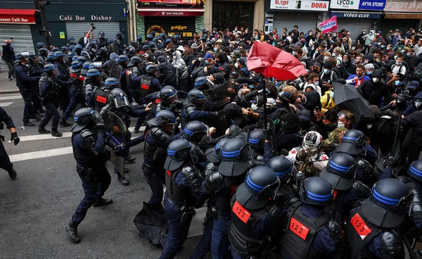 ฝรั่งเศสประท้วงขวางทุกอย่าง โกรธแค้นนักการเมือง-แผนลดงบประมาณ