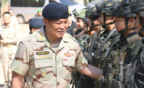 นายกฯ ขึ้นปราสาทตาควาย-เนิน 350 ตรวจเยี่ยมให้กำลังใจทหารกล้า