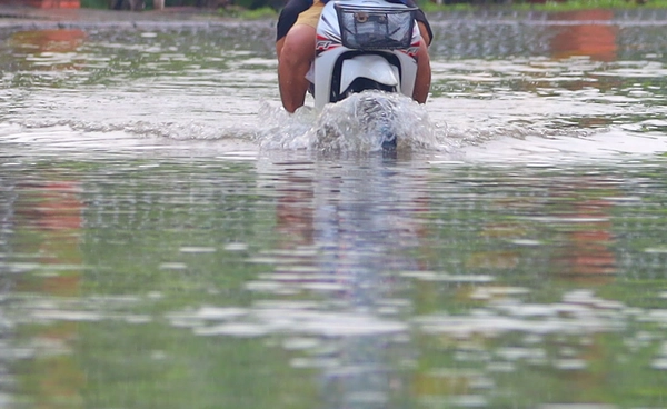 ลูกจ้างที่ไม่สามารถทำงานได้จากเหตุน้ำท่วม ไม่ถือเป็นการขาดงาน-ละทิ้งหน้าที่