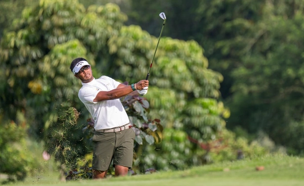 "โปรเซฟ" ขยับขึ้นอันดับสองร่วม "ลี" ขึ้นนำรอบสอง "สิงคโปร์ โอเพ่น"