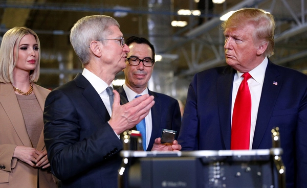 ทรัมป์ขู่เก็บภาษี iPhone 25% หากไม่ย้ายฐานผลิตกลับสหรัฐฯ เล็งขึ้นภาษีนำเข้าสินค้าจากยุโรป