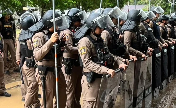 ผบ.ตร.เผยใช้แก๊สน้ำตา - กระสุนยางควบคุมมวลชนกัมพูชา เป็นไปตามหลักสากล