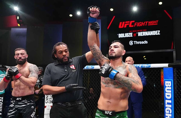 เฮอร์นานเดซ กล่อม โดลิดเซ หลับยก 4 UFC FIGHT NIGHT พร้อมยืดสถิติชนะ 8 ไฟต์