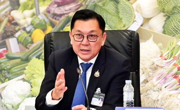รัฐมนตรีพาณิชย์ กางแผน แก้สินค้าเกษตรตกต่ำ - ปราบนอมินี - รับมือภาษีทรัมป์