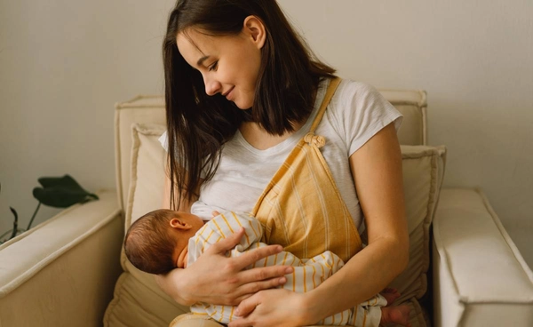 "น้ำนมแม่" วัคซีนหยดแรกของลูกน้อย ช่วยป้องกันโรค พัฒนาสมอง