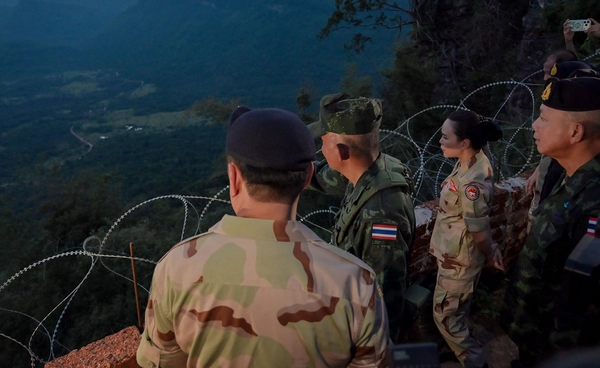 ชายแดนศรีสะเกษตึงเครียดอพยพ 3 อำเภอ 29,000 ชีวิตหลบศูนย์พักพิง 