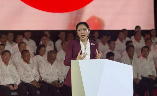 “แพทองธาร” ปลุกใจกลางเวที “เลือดเพื่อไทยไม่มีวันเหือดแห้ง” ประกาศยกเครื่องพรรค-ยกเครื่องประเทศ วาง “สุริยะ” คุมศึกเลือกตั้ง 