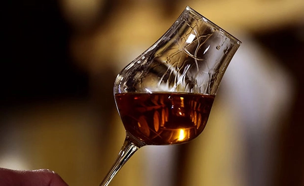 สภาผ่านร่างฯกม. คุมเหล้า - เบียร์ ปลดลล็อกโฆษณาแอลกอฮอล์ 